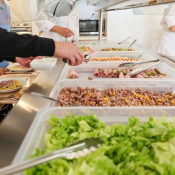Collégien - passage au self - cantine